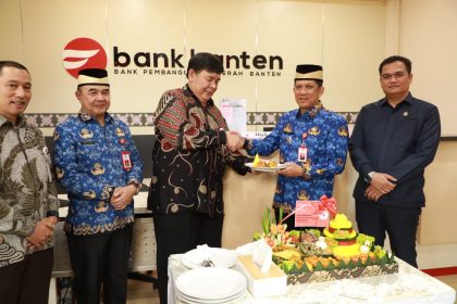 Pj Bupati Resmikan KCP Bank Banten di Puspemkab Tangerang