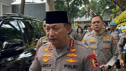 Kapolri Listyo Sigit Melayat Eks Wakapolri Syafruddin Kambo