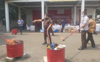 Kejari Kabupaten Tangerang Musnahkan Barang Bukti Narkoba dan Miras