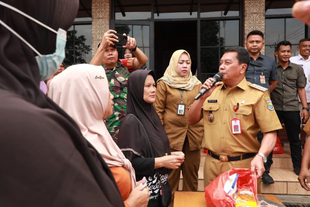 Bupati Tangerang Pantau Gerakan Pangan Murah, Ribuan Warga Terbantu!