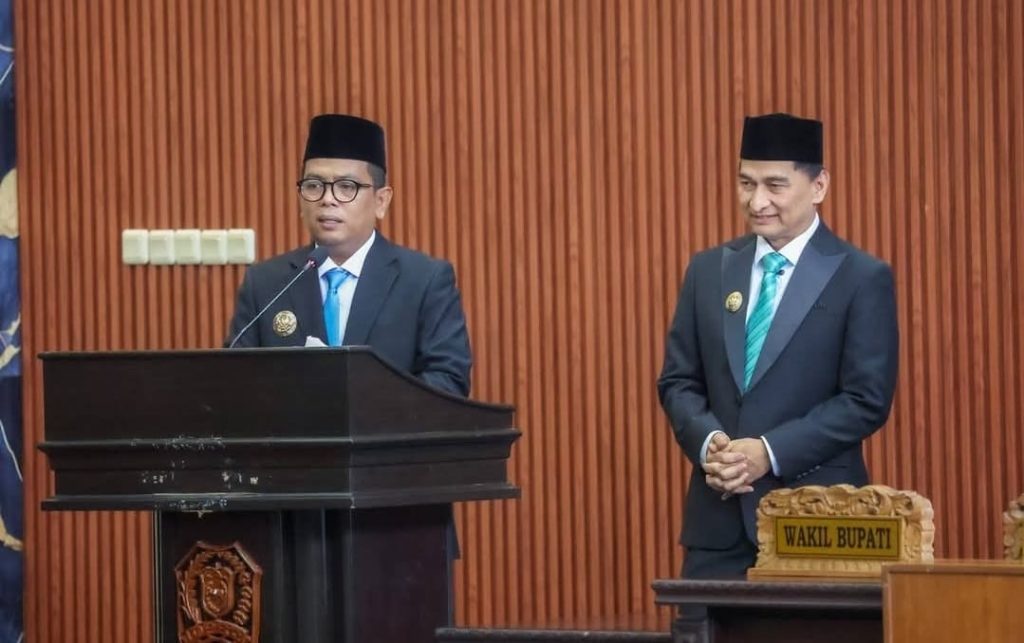 Gubernur Banten Andra Soni Hadiri Sertijab Bupati Pandeglang, Tekankan Kolaborasi dan Pemerintahan Bersih