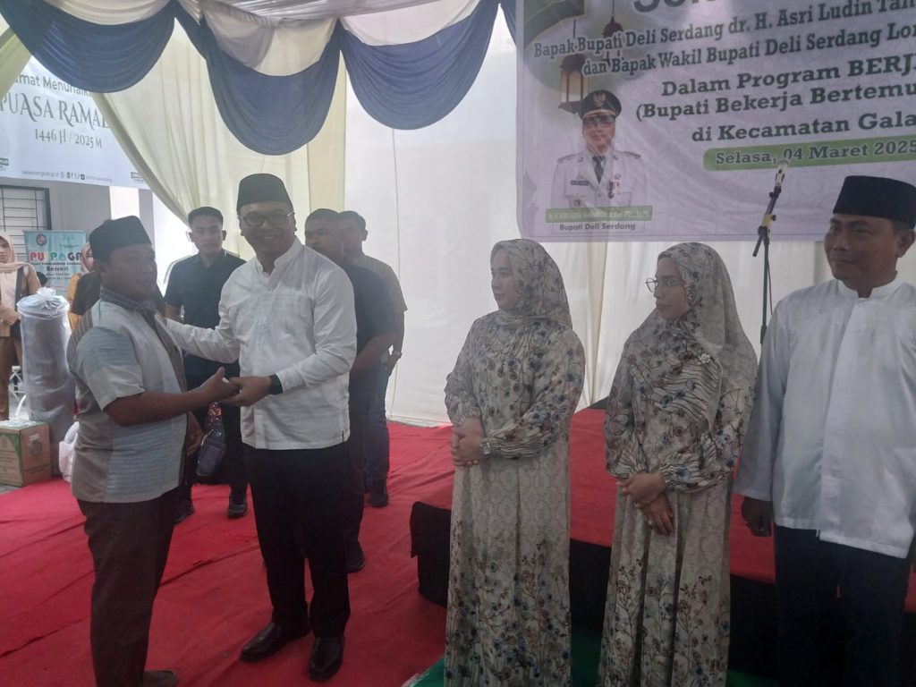 Bupati Deliserdang Gelar Program “Berjemur”, Salurkan Bantuan untuk Warga Galang