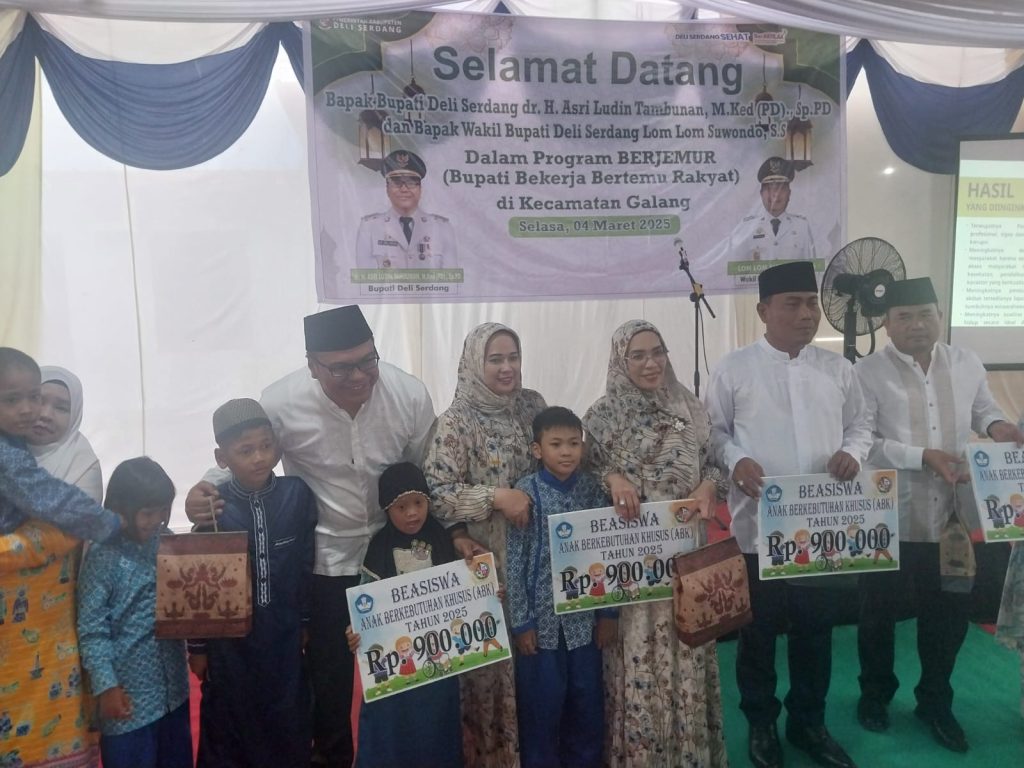 Bupati Deliserdang Gelar Program “Berjemur”, Salurkan Bantuan untuk Warga Galang