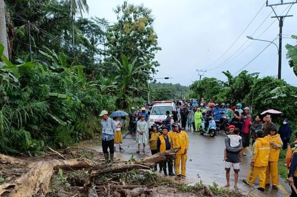 Gubernur Banten Andra Soni Kerahkan OPD untuk Tangani Banjir dan Longsor