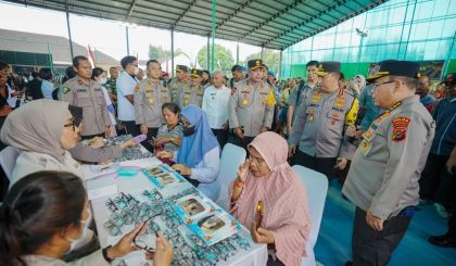 Kapolri Kunjungi Polda Sumut, Tinjau Renovasi Masjid & Bakti Sosial