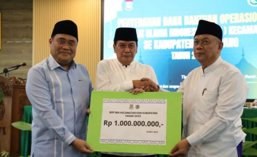 Bupati Tangerang Hadiri Penyerahan Dana Operasional MUI Kecamatan
