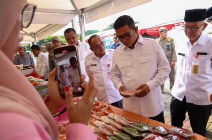 Andra Soni Pastikan Harga Stabil, Pasar Murah Ramadan Banten Diserbu Warga!