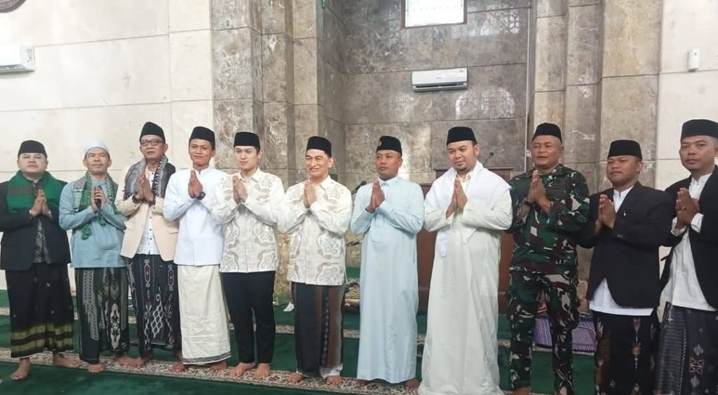 Wagub Banten Hadiri Salat Idul Fitri di Masjid Agung Pandeglang