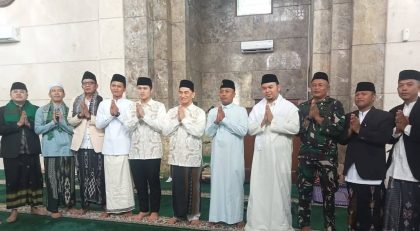 Wagub Banten Hadiri Salat Idul Fitri di Masjid Agung Pandeglang