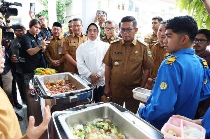 Andra Soni Dukung MBG di Banten, Uji Coba Dimulai dari SMKN 1 Anyer