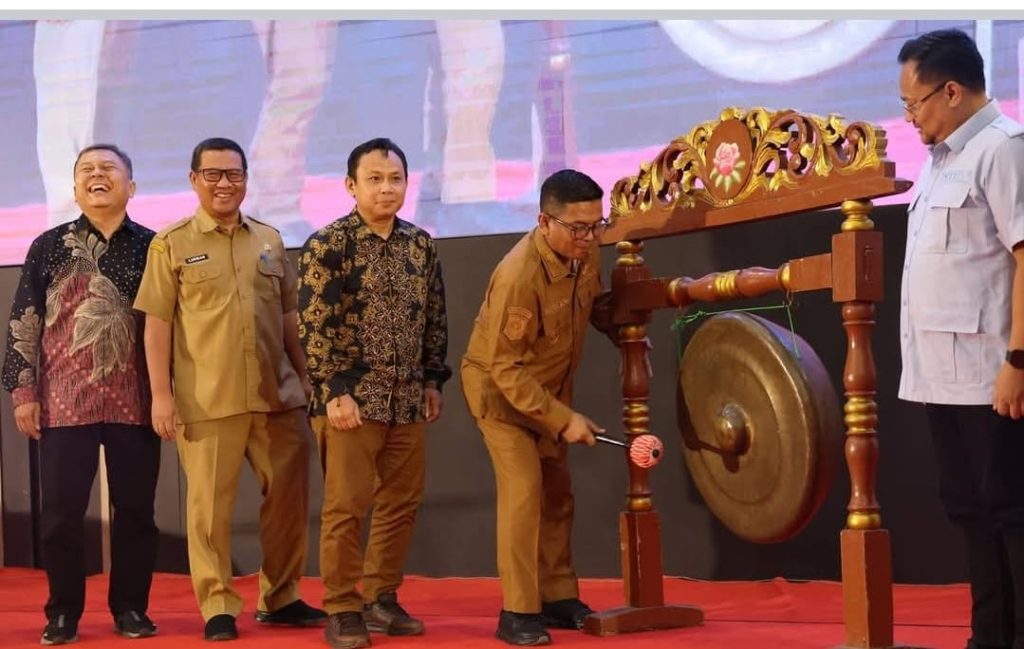 935 Mahasiswa Unsera Siap Terjun ke Masyarakat Lewat Program KKM 2025
