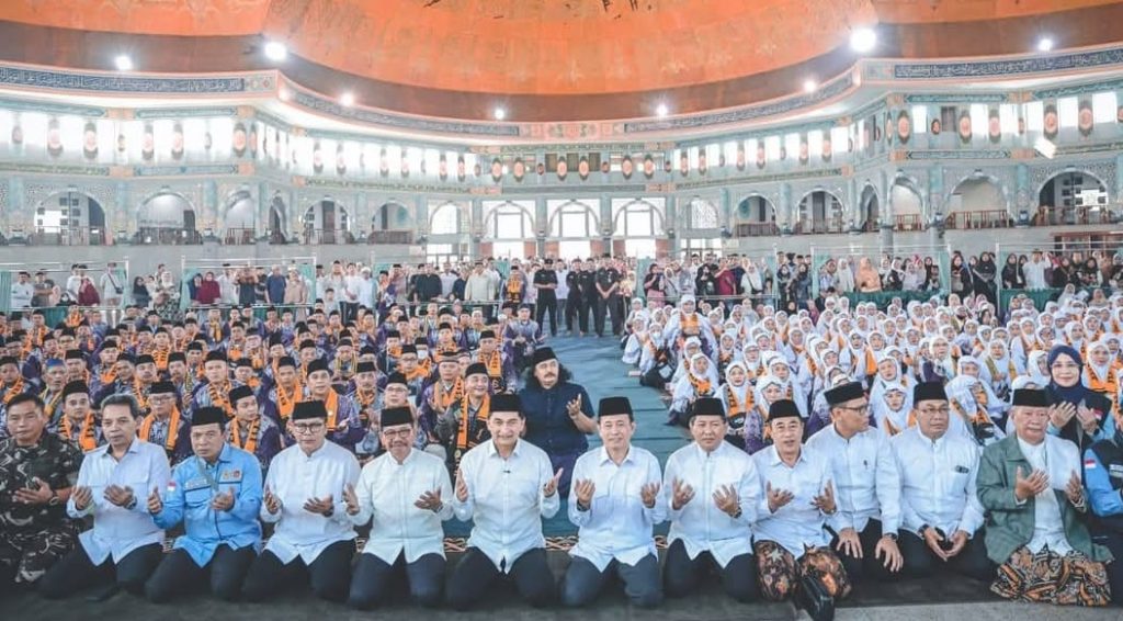 Pelepasan Jamaah Haji Tangerang: Tangis Haru dan Doa Mengiringi