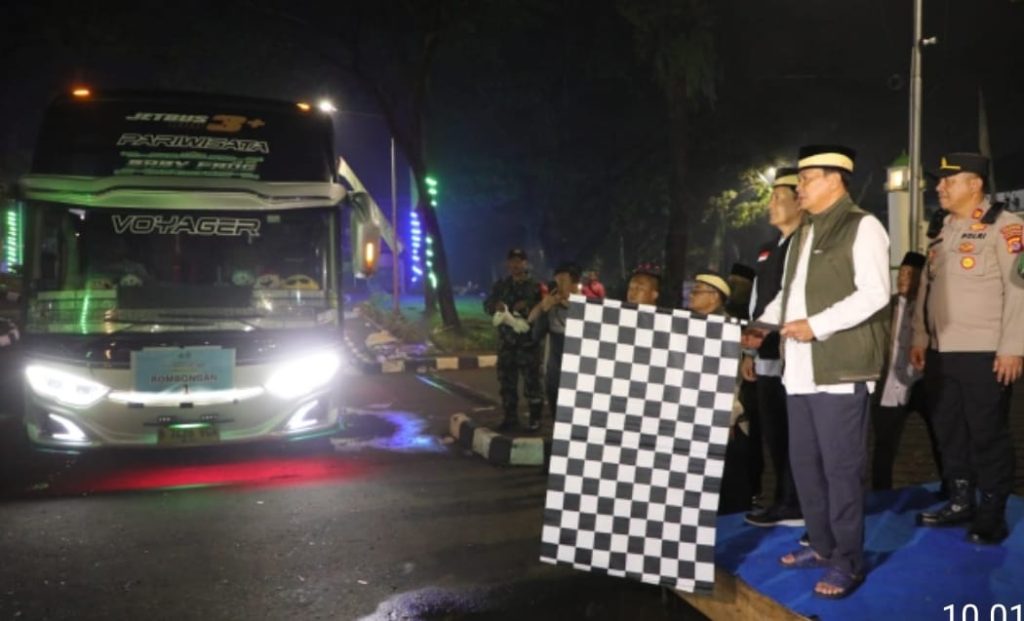 Bupati Tangerang Resmi Lepas Kloter Pertama Jamaah Haji 2025