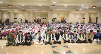 Bupati Tangerang Resmi Lepas Kloter Pertama Jamaah Haji 2025