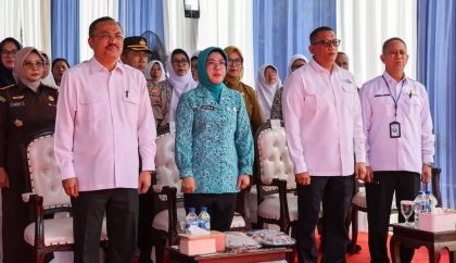 Peran Strategis Bidan dalam Menyukseskan Program KB dan Kesehatan Ibu Anak