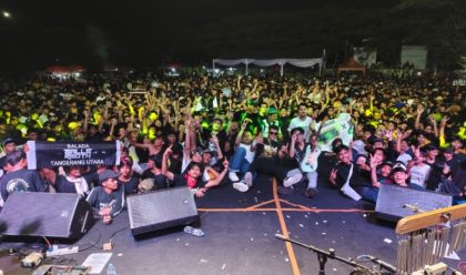 Puncak HUT ke-18 Kecamatan Mekar Baru, Sejedewe Guncang Panggung