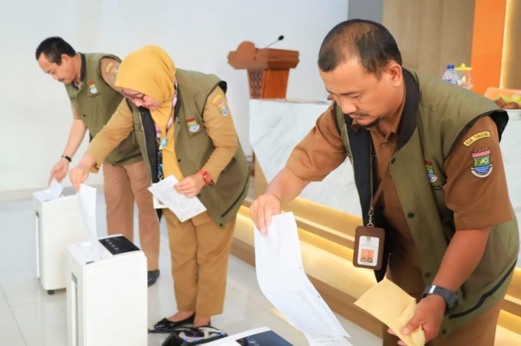 Pemusnahan Arsip oleh BPBD Tangerang: Efisiensi dan Keamanan Data