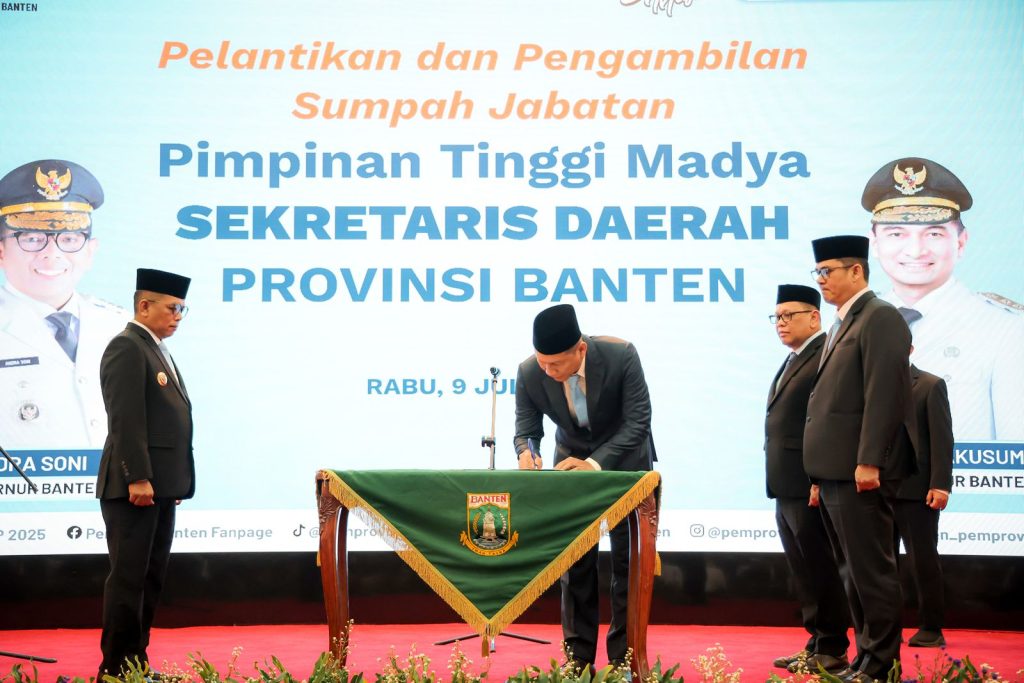 Deden Apriandhi Dilantik Jadi Sekda Banten, Fokus Jalankan 8 Program Prioritas
