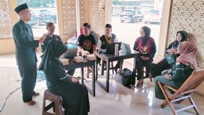 Bakti Sosial di Pagedangan: Periksa Mata Gratis hingga Sertifikasi Halal UMKM